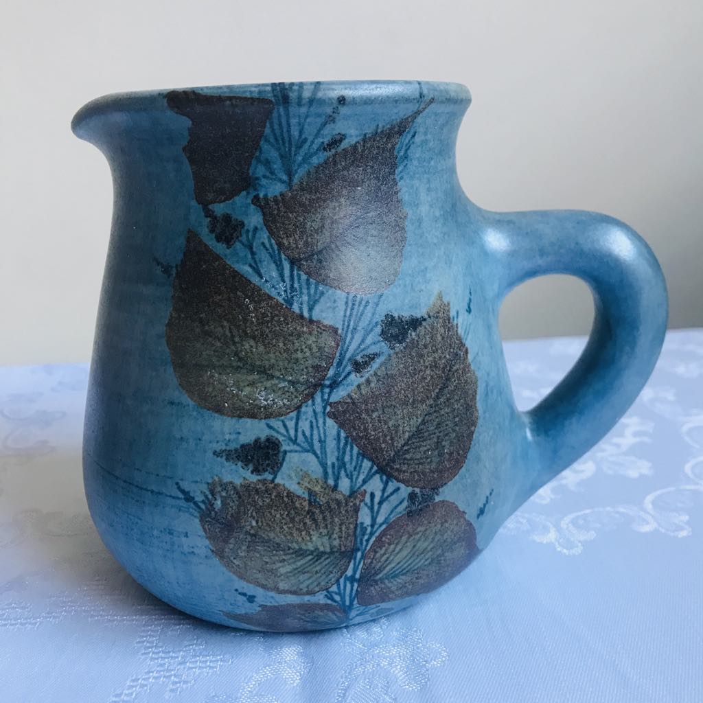 Vintage: kan - blauw met bladermotief
