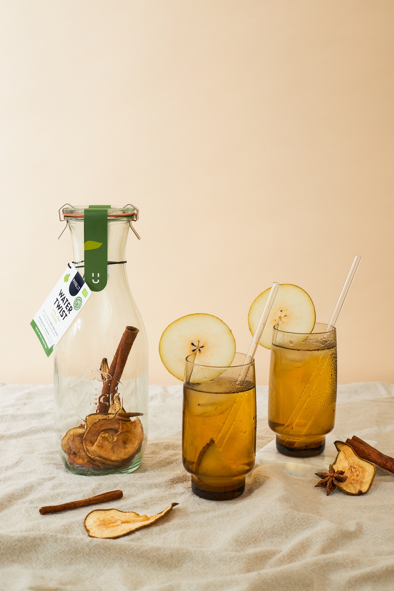 Pineut: Pineut - Watertwist | Carafe | Apple Pear Cinnamon BIO - Afbeelding 2