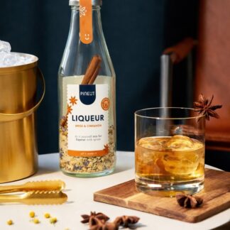 Pineut: Pineut liqueur | bottle | Anise; Cinnamon BIO